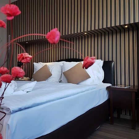 Hotel Pest Inn Budapest Exteriör bild