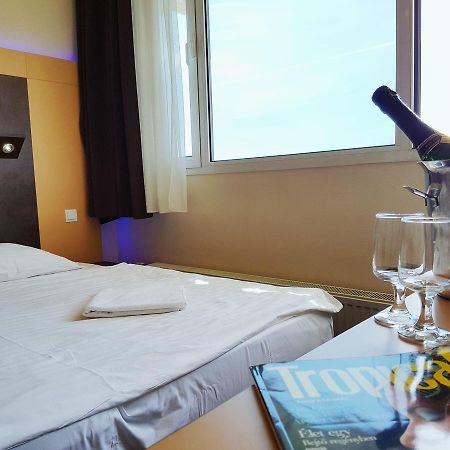 Hotel Pest Inn Budapest Exteriör bild