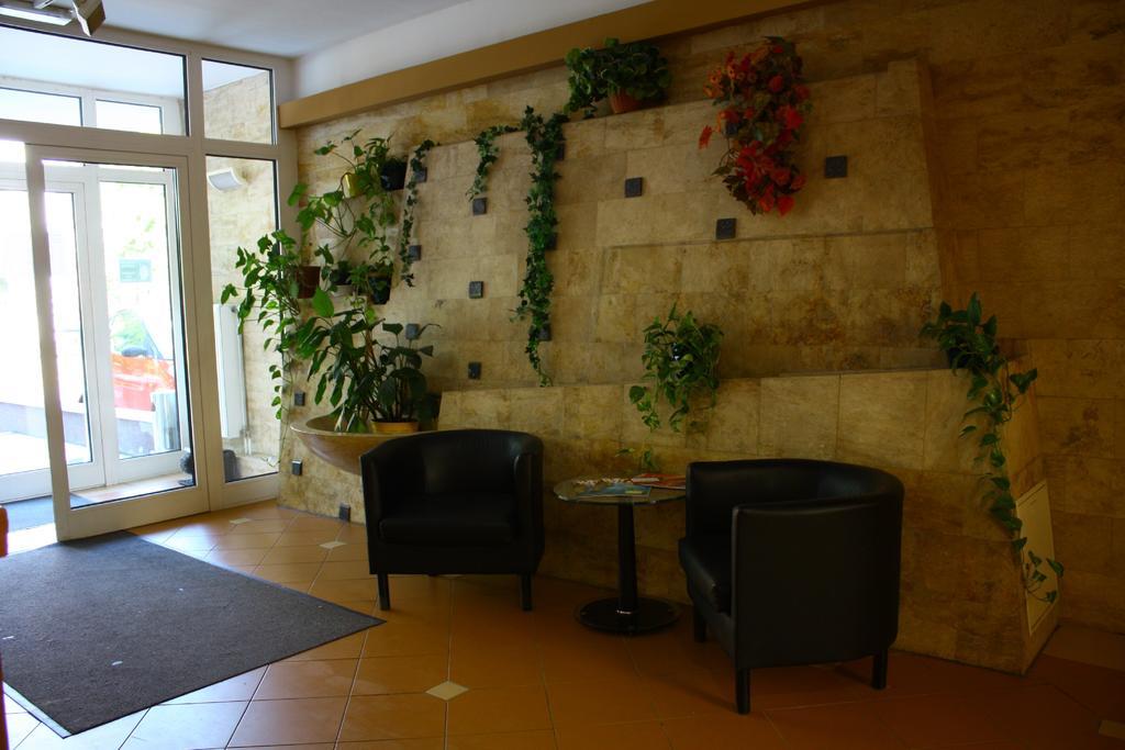 Hotel Pest Inn Budapest Exteriör bild