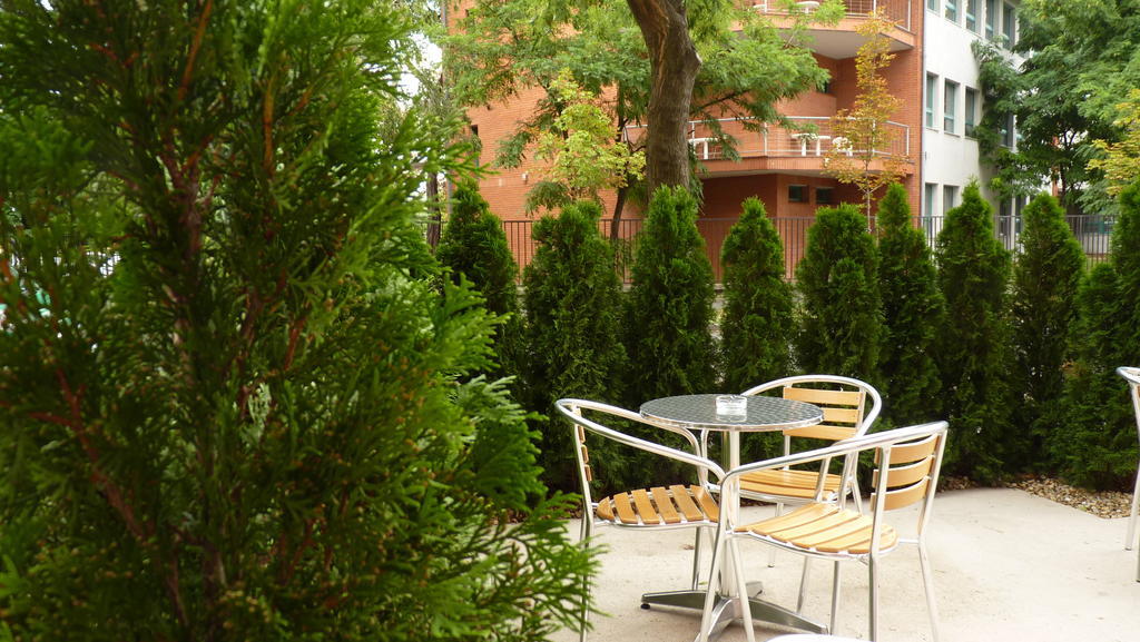Hotel Pest Inn Budapest Exteriör bild