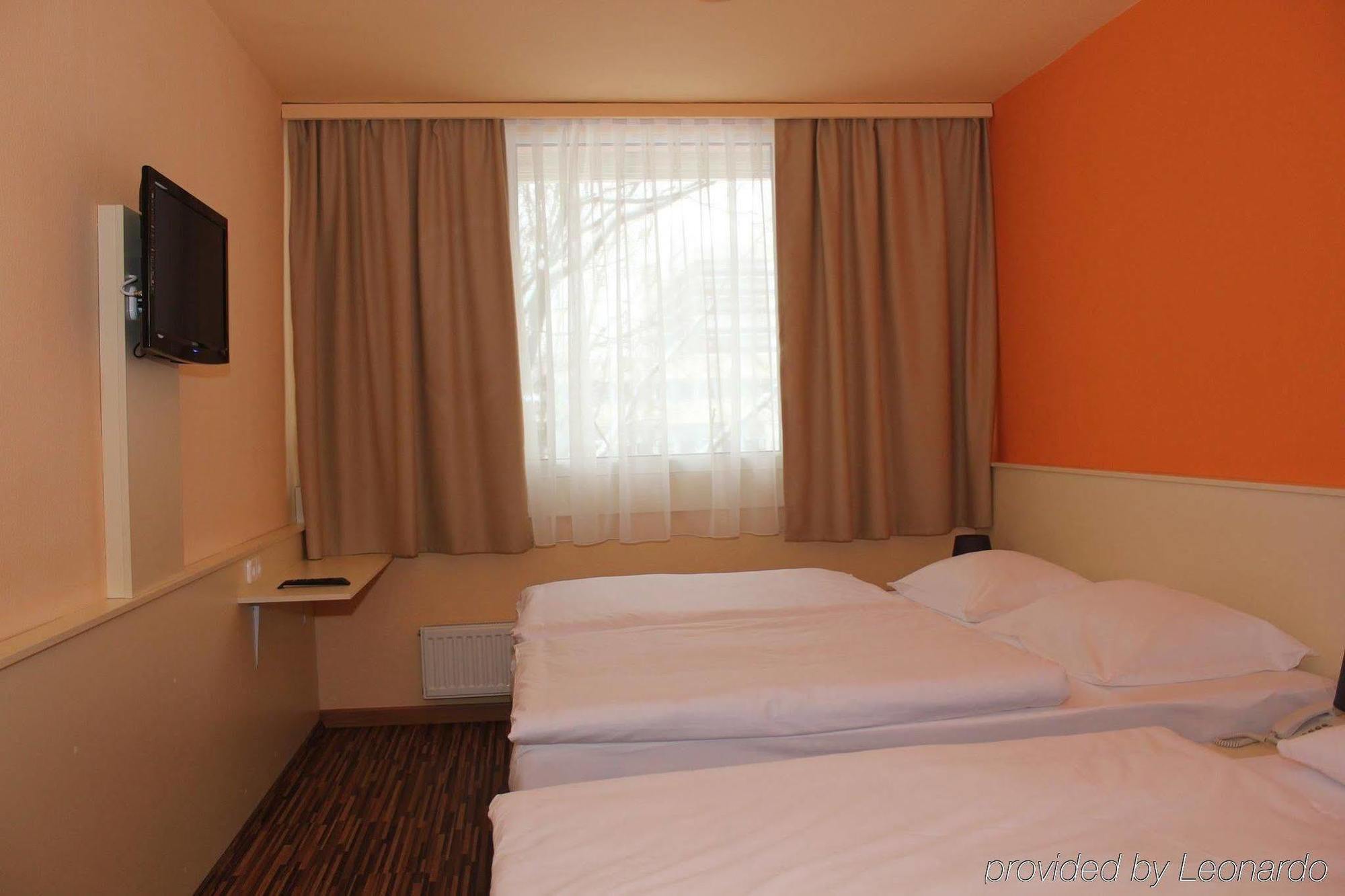 Hotel Pest Inn Budapest Rum bild