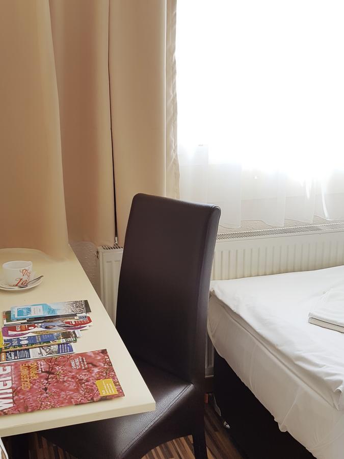 Hotel Pest Inn Budapest Exteriör bild