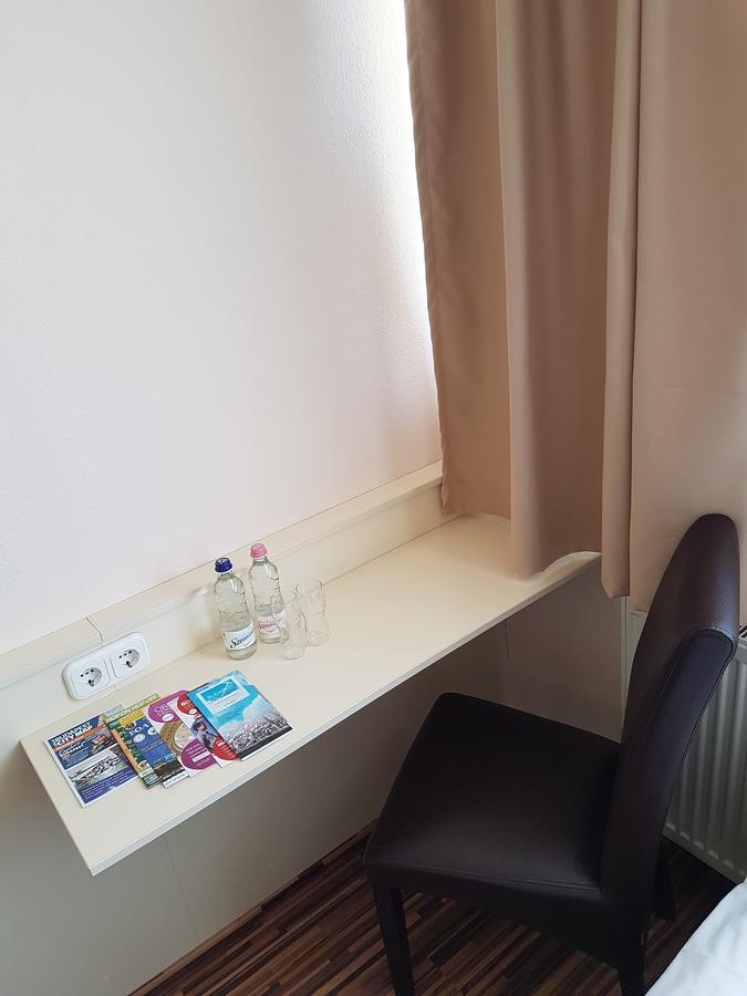 Hotel Pest Inn Budapest Exteriör bild
