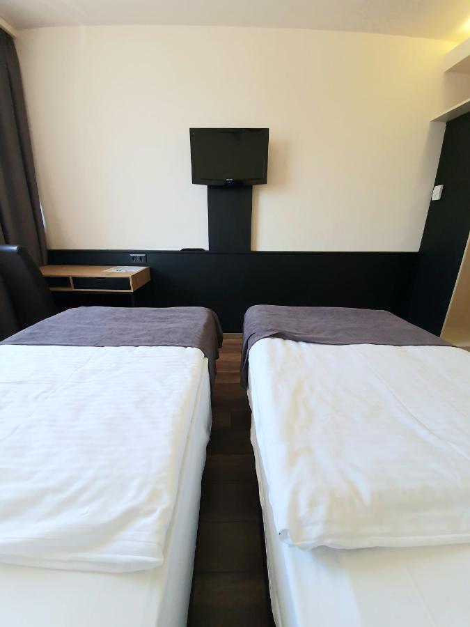 Hotel Pest Inn Budapest Exteriör bild